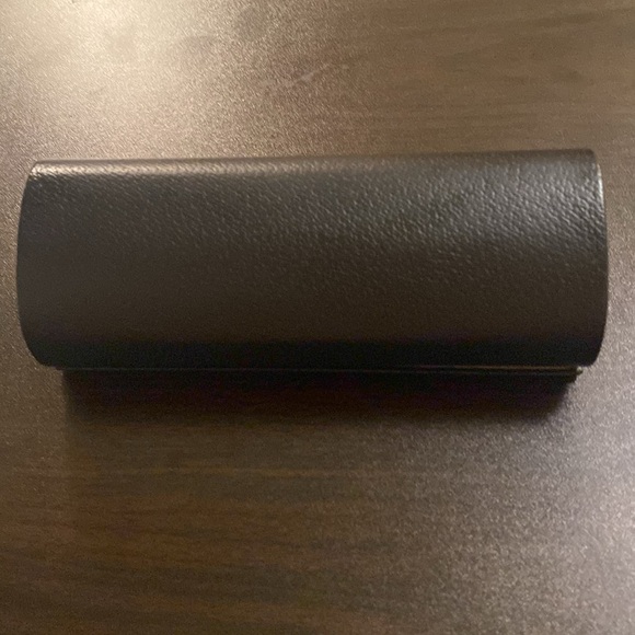 Burberry Sunglasses Case in pristine condition. No call outs. - Picture 4 of 6